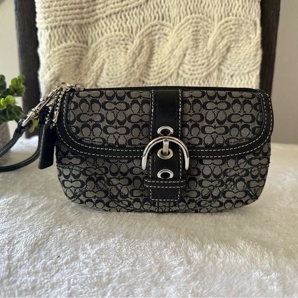 Coach Mini C’s Signature Wristlet - Picture 1 of 9